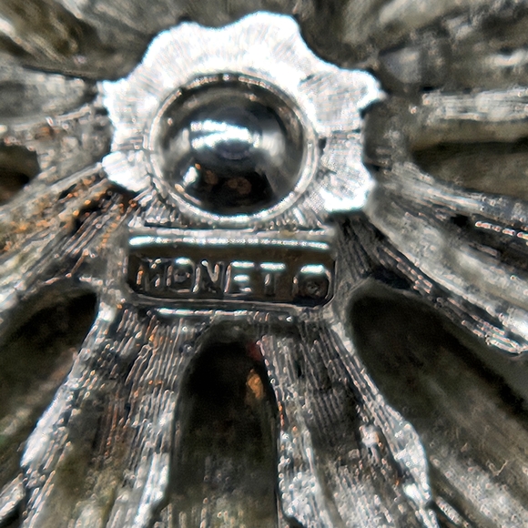 Vintage Monet Signed Silver Tone Brooch Pin Statement Large Flower or Sunburst ? - Picture 10 of 13